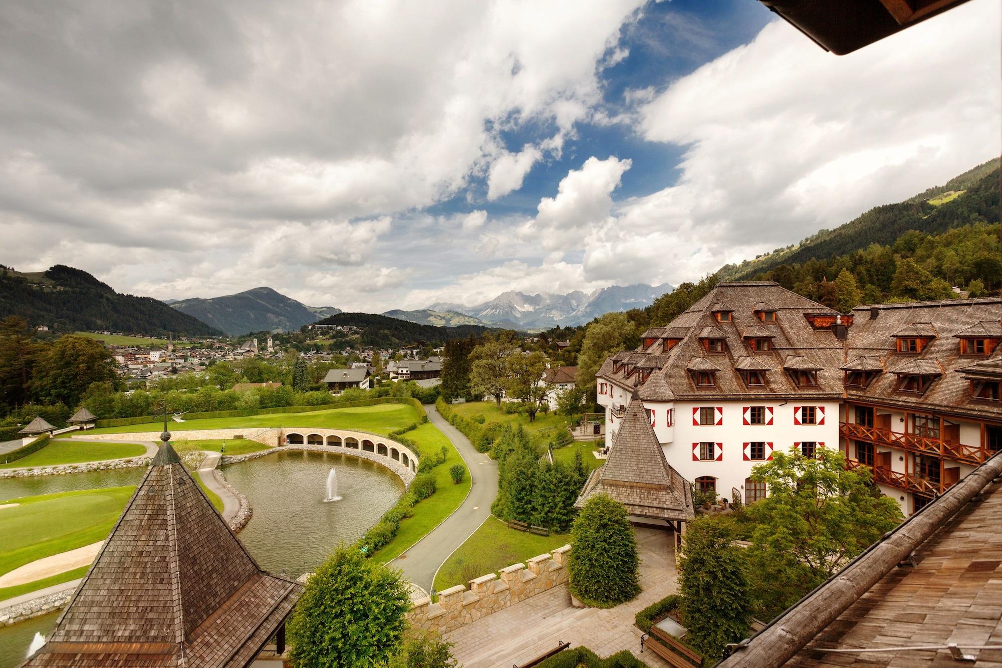 Schlosshotel Kitzbuehel A-Rosa Collection Ngoại thất bức ảnh View of the town