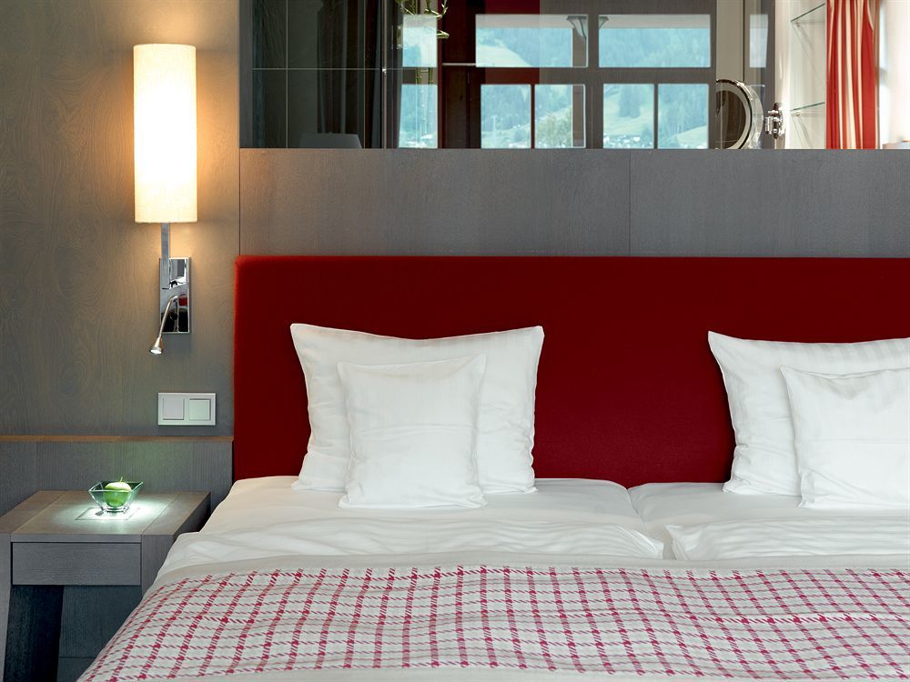 Schlosshotel Kitzbuehel A-Rosa Collection Ngoại thất bức ảnh A room at the hotel