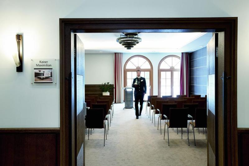 Schlosshotel Kitzbuehel A-Rosa Collection Ngoại thất bức ảnh The interior of the German Federal Police Academy