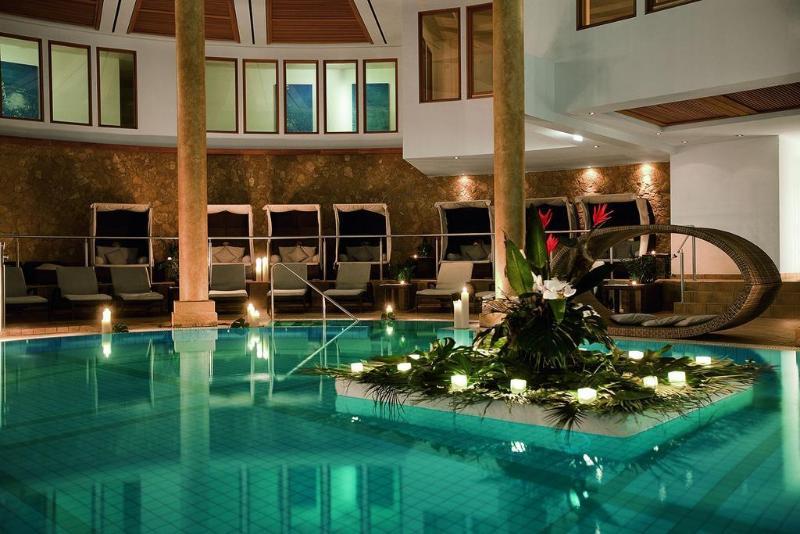 Schlosshotel Kitzbuehel A-Rosa Collection Ngoại thất bức ảnh The spa at the Hotel