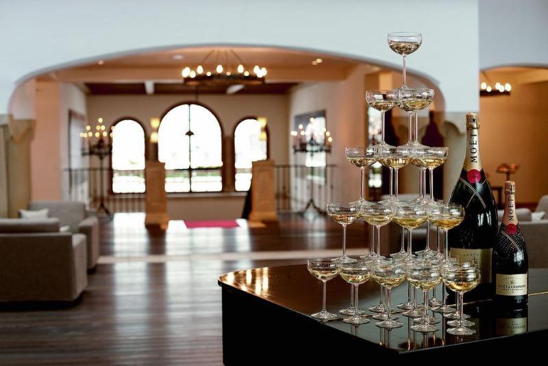 Schlosshotel Kitzbuehel A-Rosa Collection Ngoại thất bức ảnh The interior of the winery