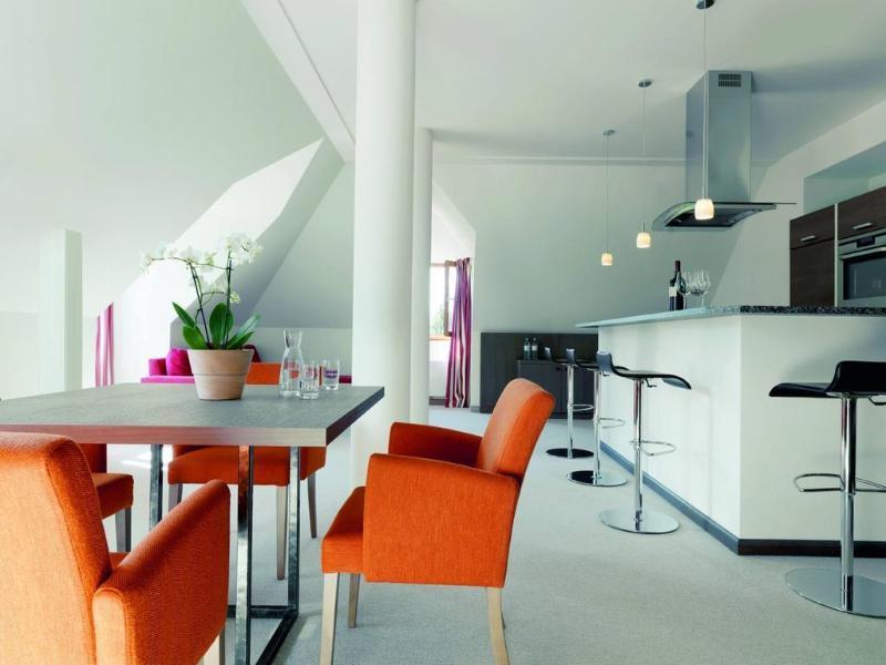 Schlosshotel Kitzbuehel A-Rosa Collection Ngoại thất bức ảnh Interior of a penthouse apartment