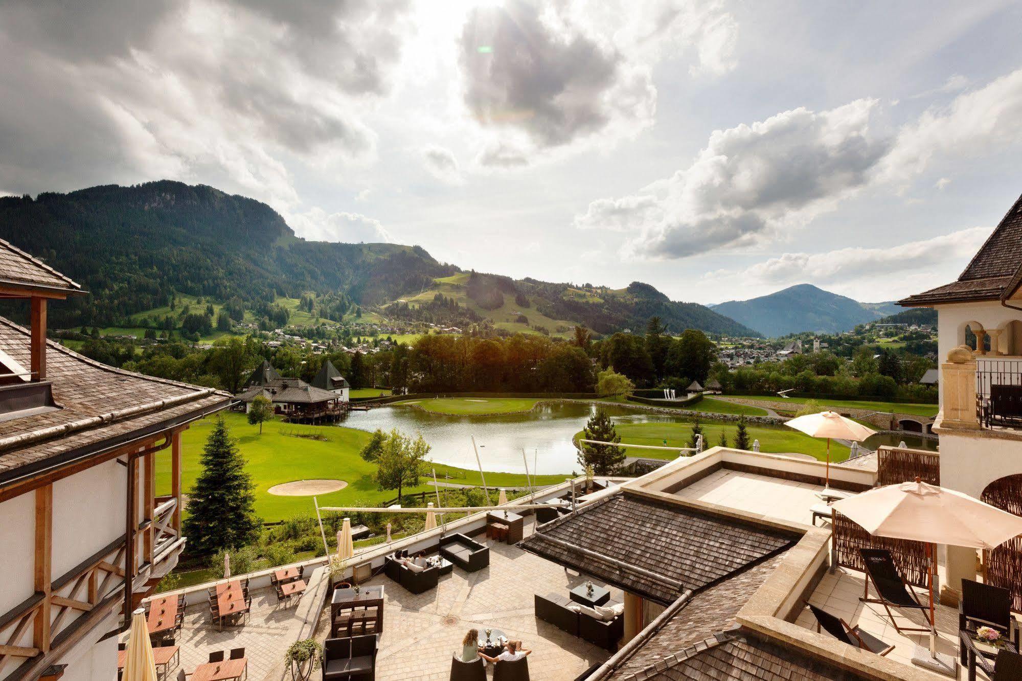 Schlosshotel Kitzbuehel A-Rosa Collection Ngoại thất bức ảnh View of the town