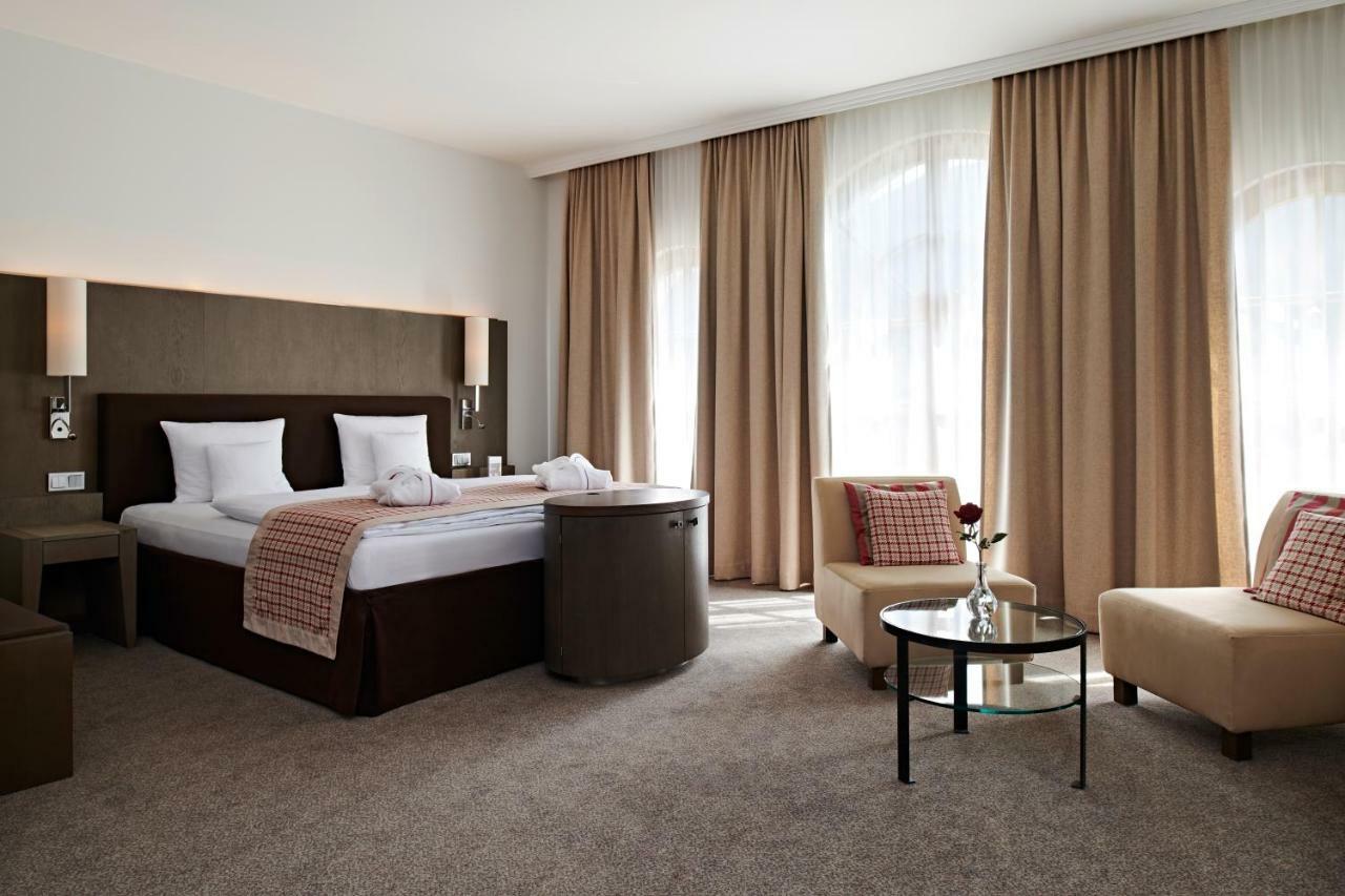 Schlosshotel Kitzbuehel A-Rosa Collection Ngoại thất bức ảnh A room at the hotel